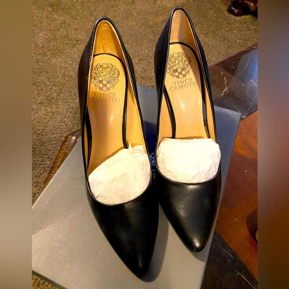 Vince Camuto Pumps